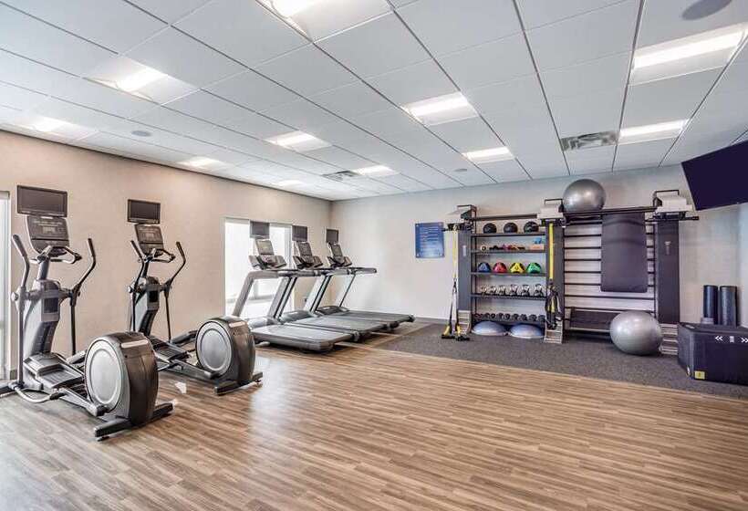 فندق Hampton Inn By Hilton Bedford