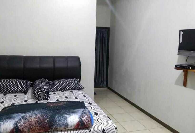 בית מלון כפרי Homestay Villa Diva Tambi