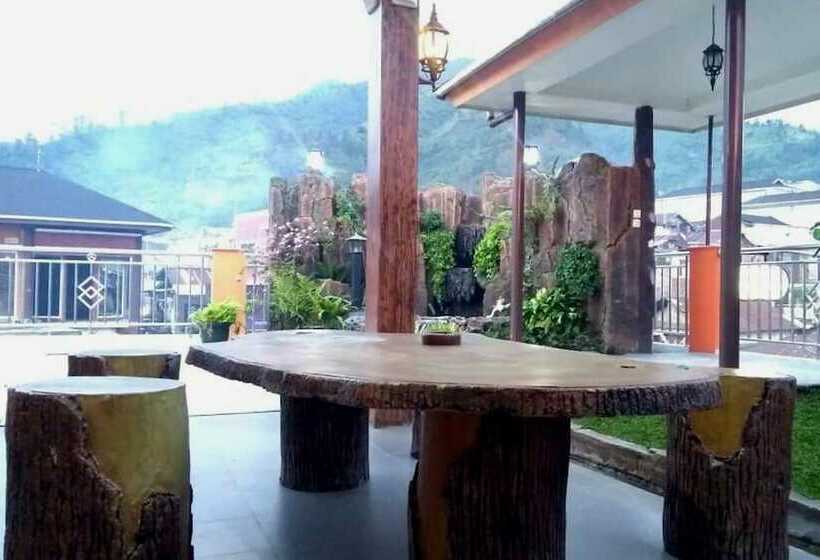 בית מלון כפרי Homestay Villa Diva Tambi