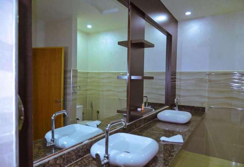 هتل Hôtel Saharatel