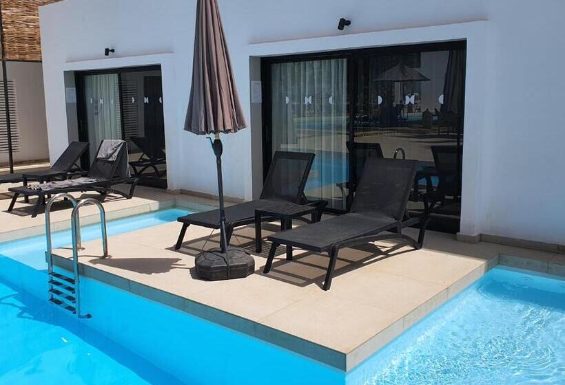 هتل Kalimba Beach Resort