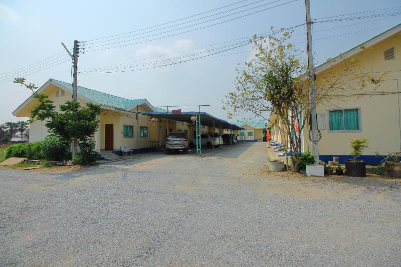 בית מלון כפרי Oyo 496 Chok Phikul Thong Resort