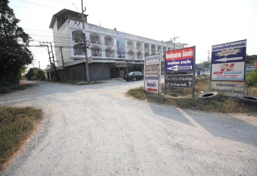 בית מלון כפרי Oyo 496 Chok Phikul Thong Resort