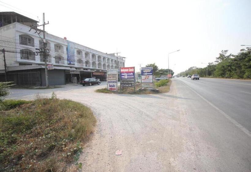 בית מלון כפרי Oyo 496 Chok Phikul Thong Resort