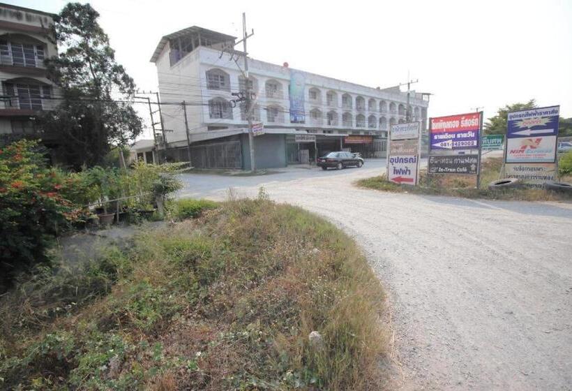 בית מלון כפרי Oyo 496 Chok Phikul Thong Resort