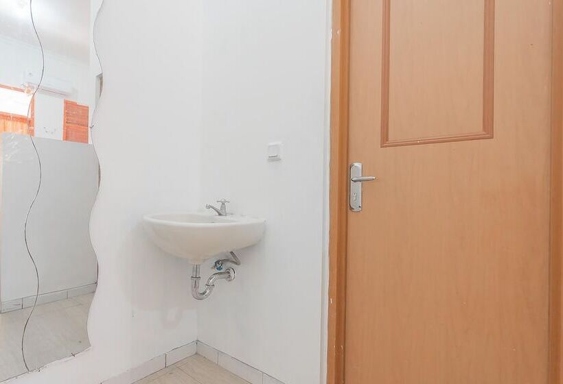 酒店 Reddoorz Resort Syariah @ Batu Apung Purwakarta