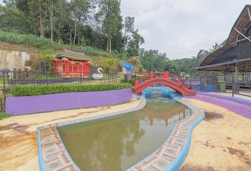 酒店 Reddoorz Resort Syariah @ Batu Apung Purwakarta