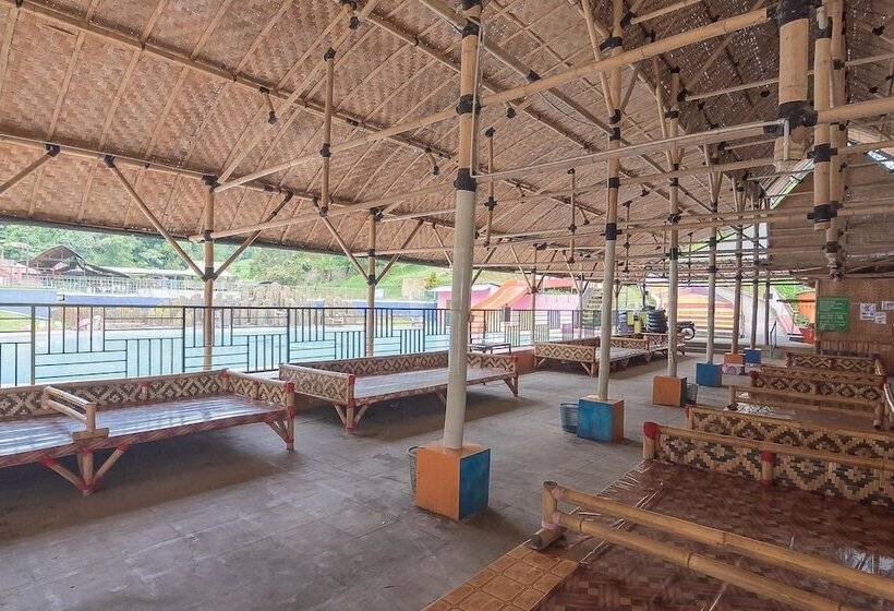 酒店 Reddoorz Resort Syariah @ Batu Apung Purwakarta