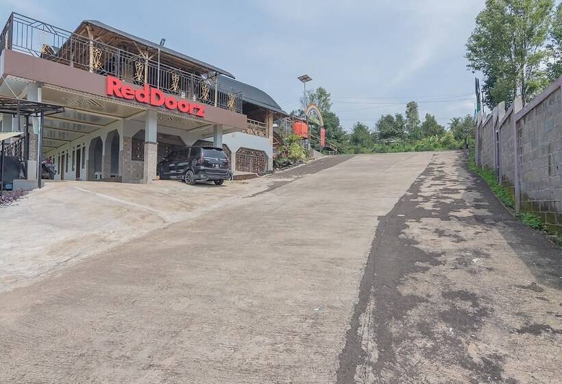 酒店 Reddoorz Resort Syariah @ Batu Apung Purwakarta