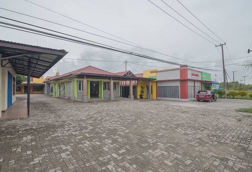 ホテル Reddoorz Syariah Near Taman Rozeline Penajam