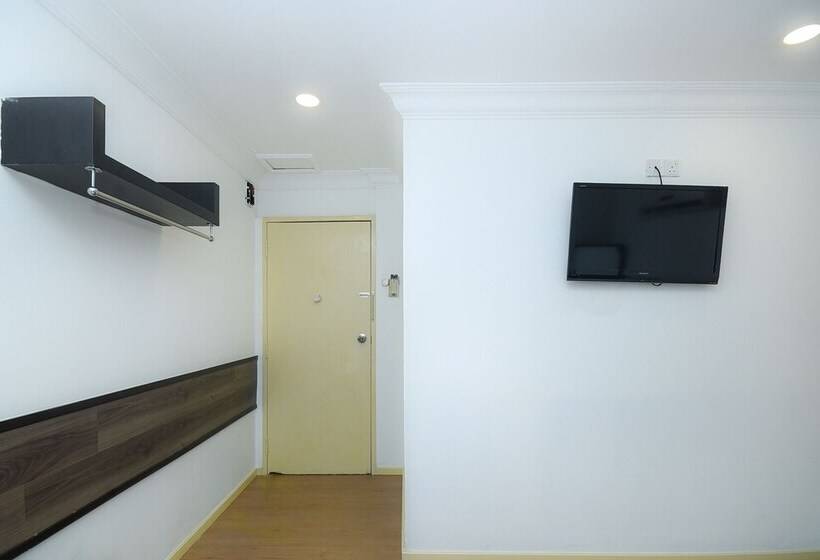 هتل River Inn By Oyo Rooms