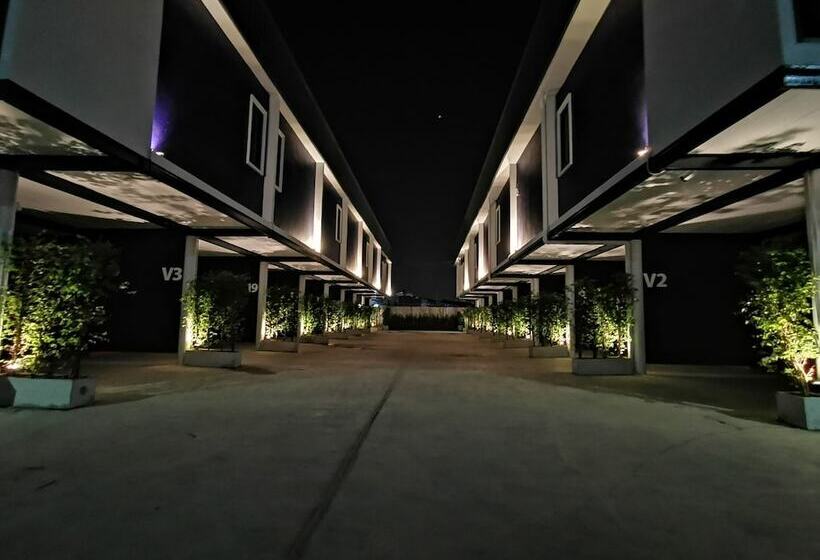 Отель Skyline Resort