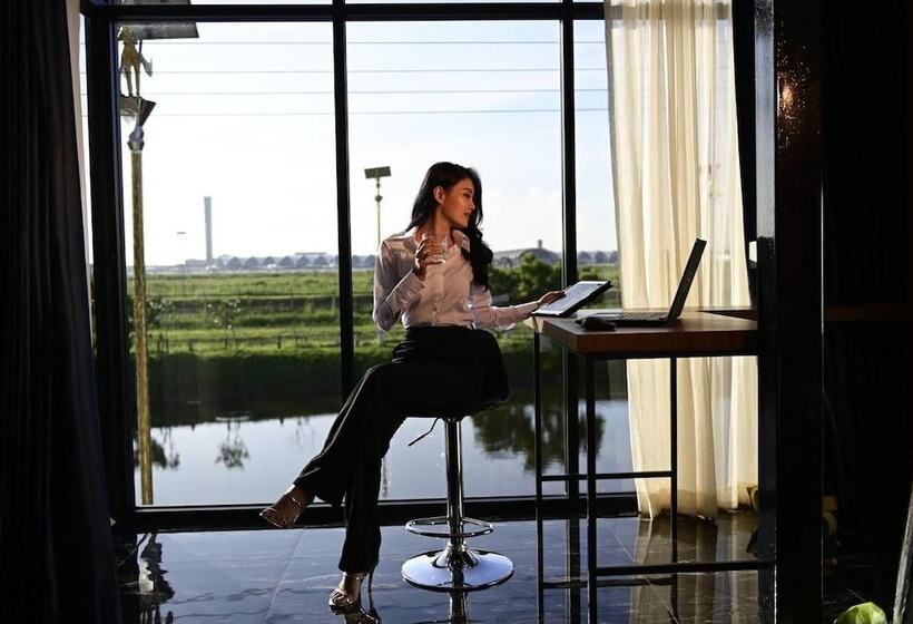 Отель Skyline Resort