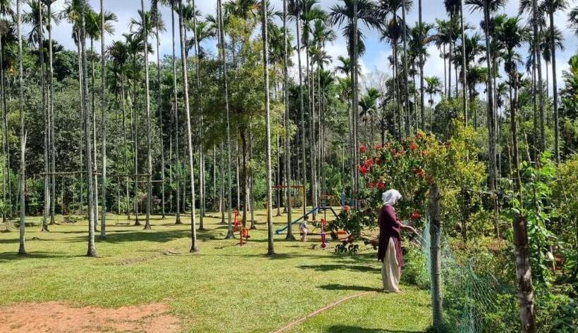 בית מלון כפרי Whispering Willows