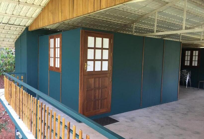 בית מלון כפרי Whispering Willows