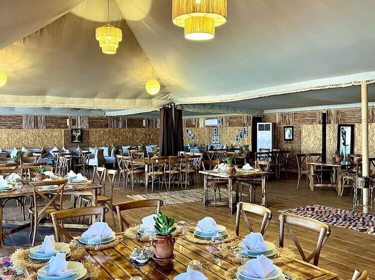 בית מלון כפרי Agafay Yes We Camps & Spa