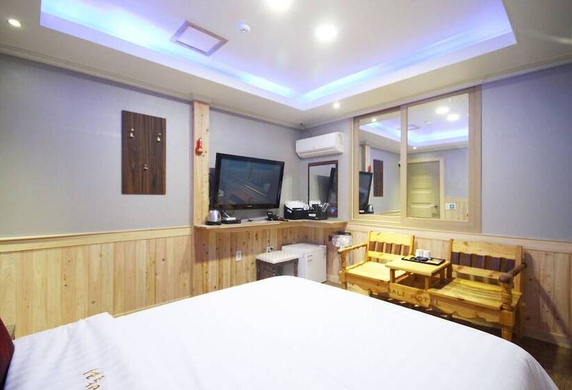 モーテル Namwon Bali