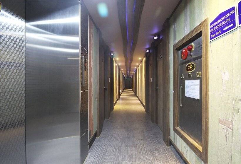 汽车旅馆  Namwon Bali