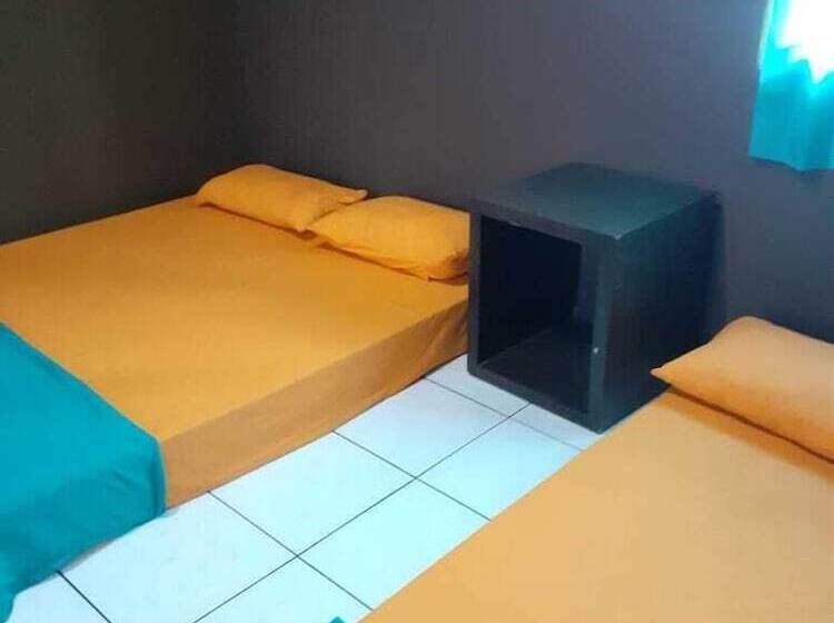 펜션 Aminah Homestay And Tour