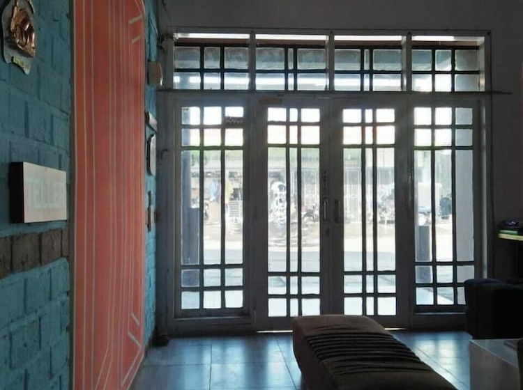 펜션 Aminah Homestay And Tour