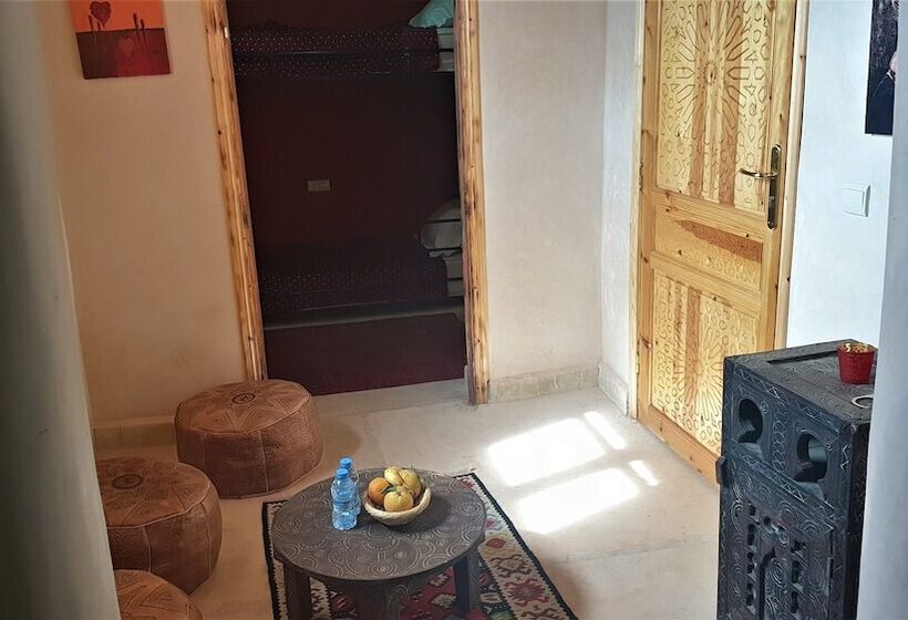 پانسیون Jenny Lynn