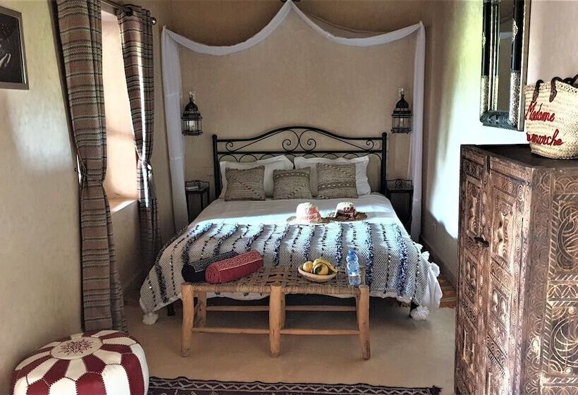 پانسیون Jenny Lynn