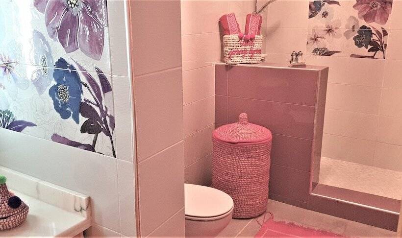 پانسیون Jenny Lynn