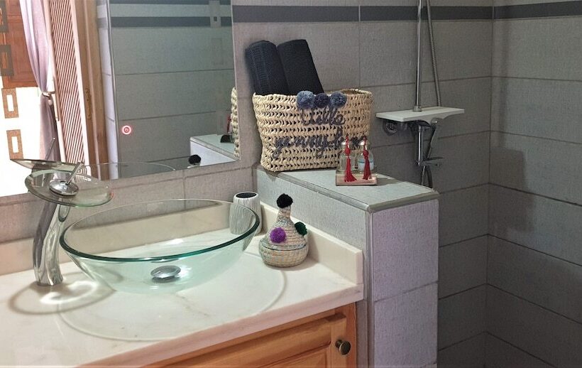 پانسیون Jenny Lynn