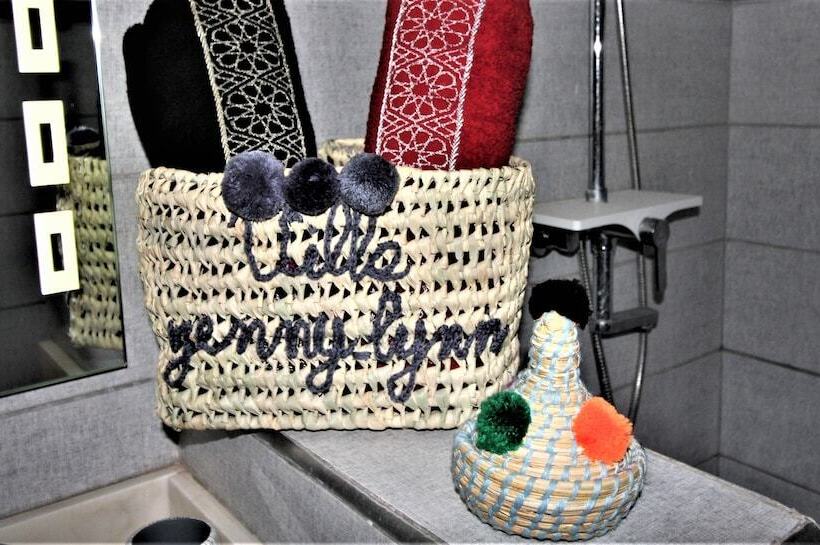 پانسیون Jenny Lynn