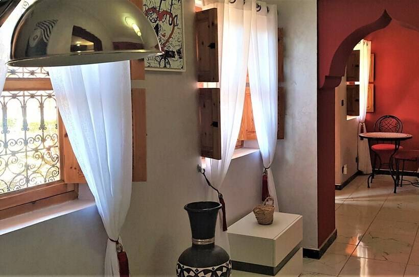 پانسیون Jenny Lynn