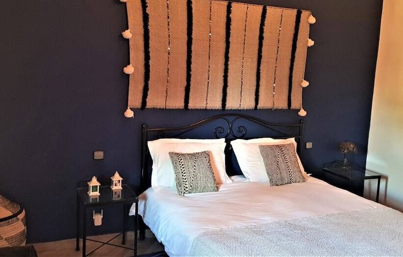 پانسیون Jenny Lynn