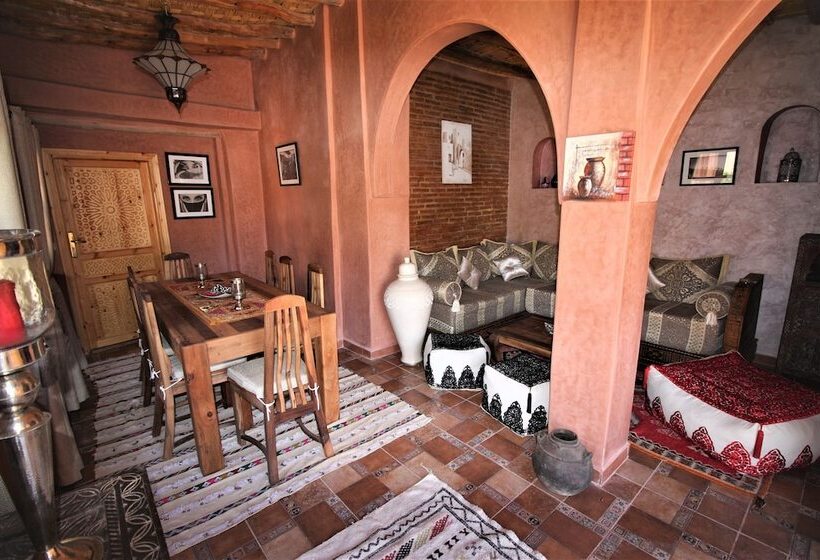 پانسیون Jenny Lynn