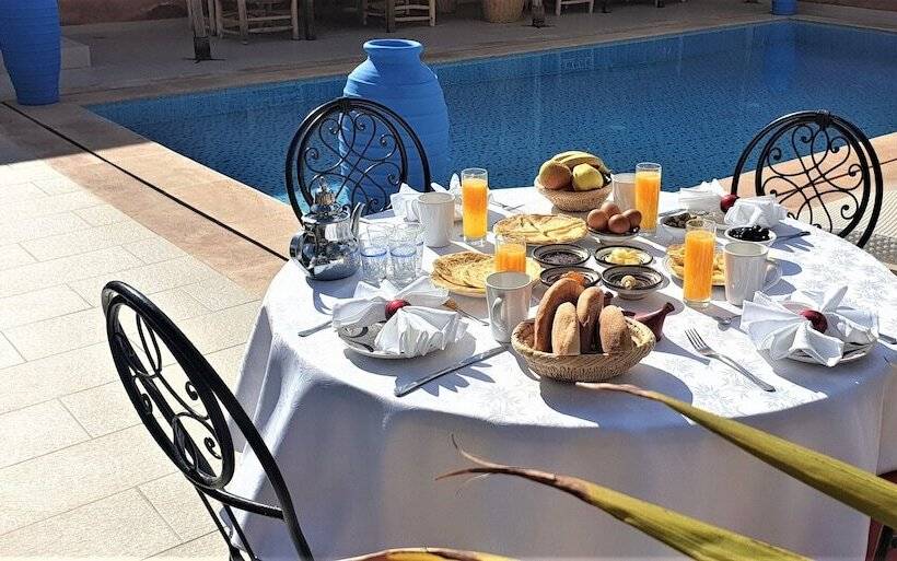 پانسیون Jenny Lynn