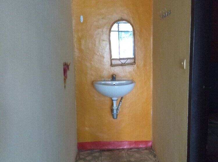 پانسیون Merlyn Guest House