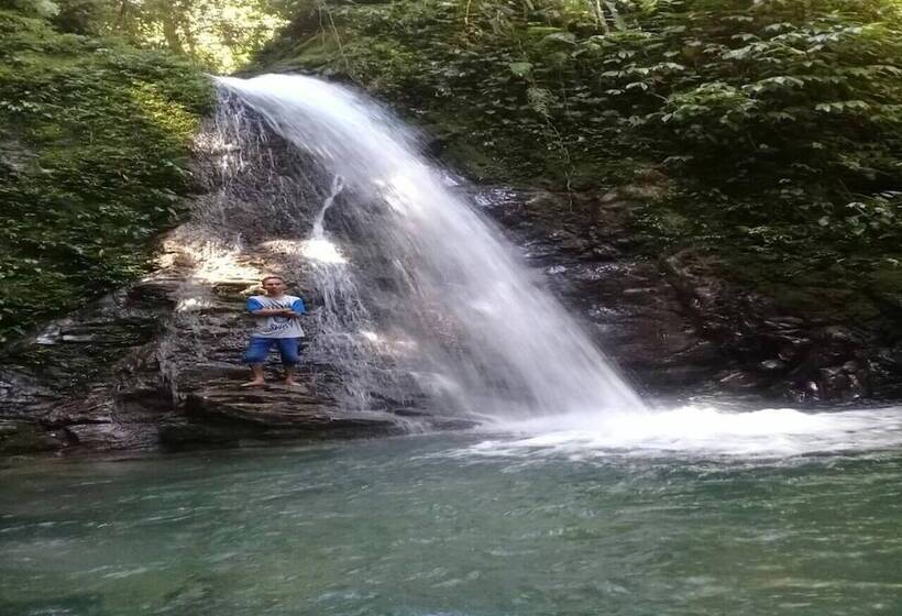 ペンション Nusa Nalan Beach Resort