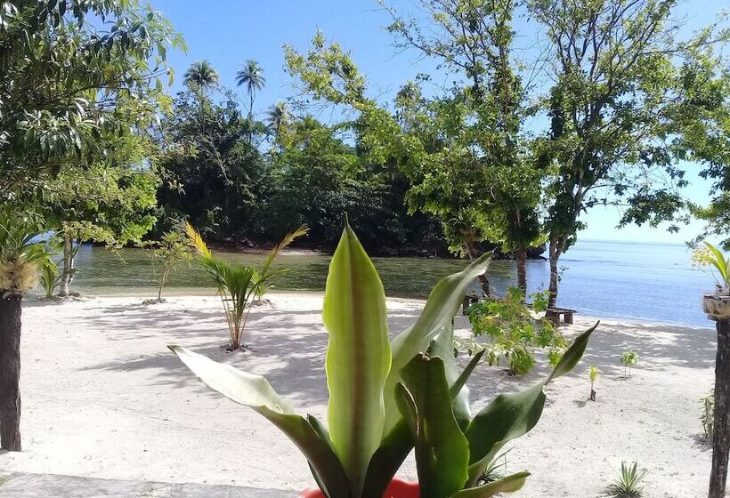 ペンション Nusa Nalan Beach Resort