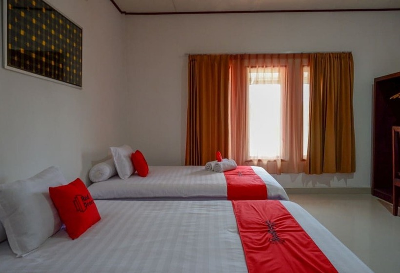 펜션 Reddoorz @ Tomia Island Wakatobi