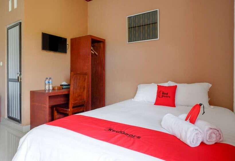 پانسیون Reddoorz @ Tomia Island Wakatobi