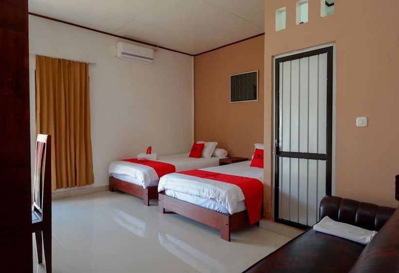 펜션 Reddoorz @ Tomia Island Wakatobi