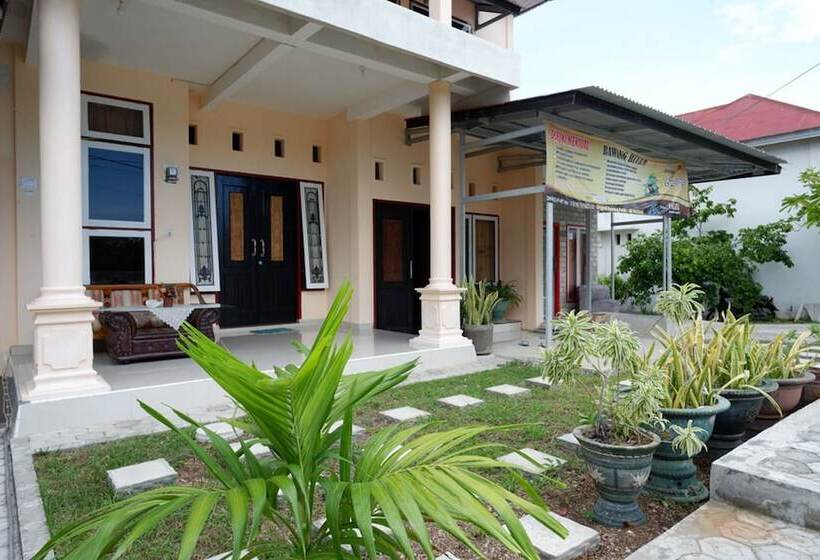 펜션 Reddoorz @ Tomia Island Wakatobi