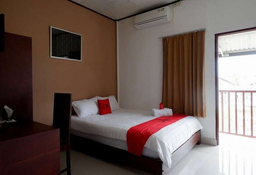 펜션 Reddoorz @ Tomia Island Wakatobi