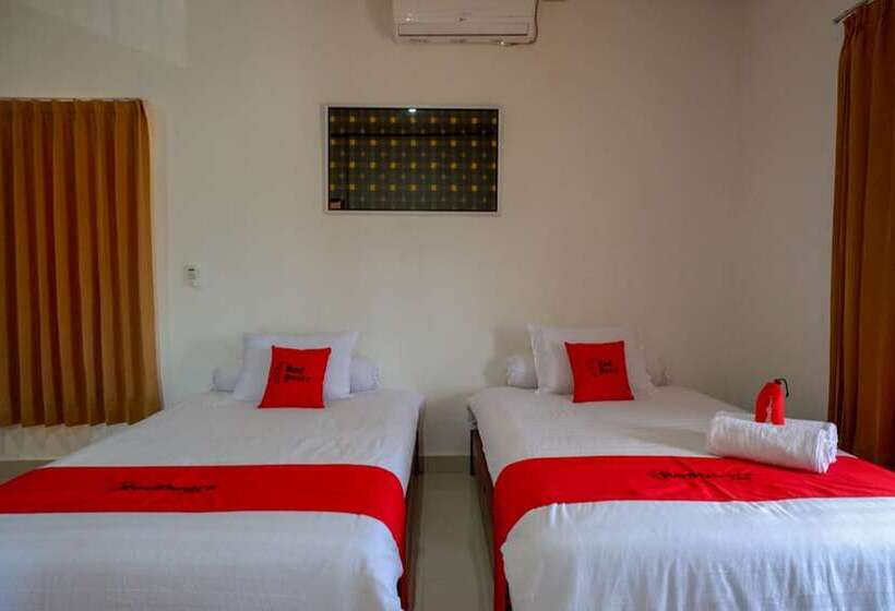 펜션 Reddoorz @ Tomia Island Wakatobi