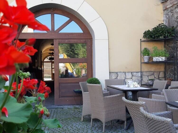 פנסיון Zajazd Pod Złotym Gryfem