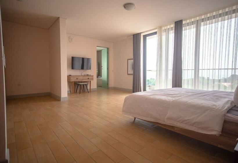 The Bragha Freegate Apartments