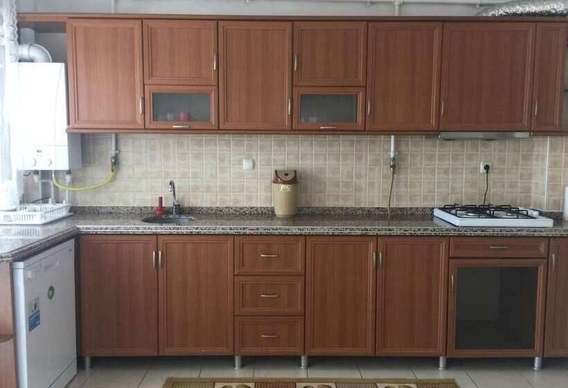 Ugurevler Apart