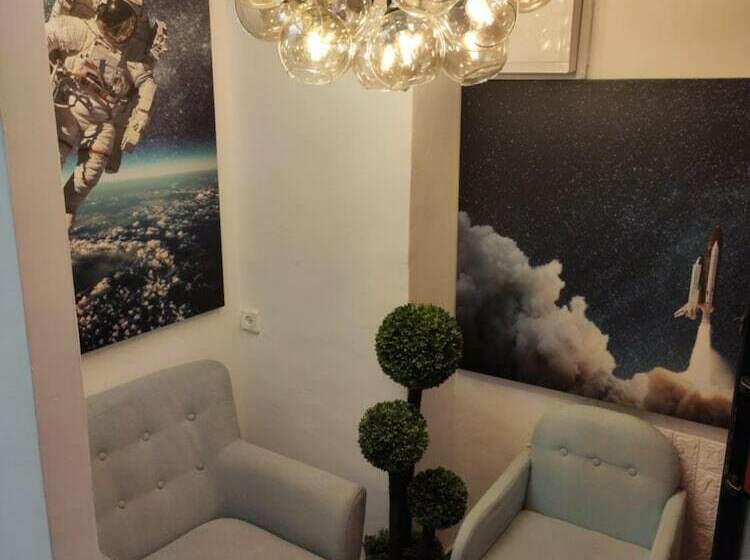 ユースホステル Capsule & Dormitory Space X