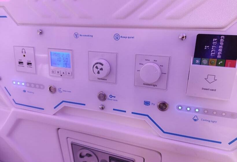 ユースホステル Capsule & Dormitory Space X