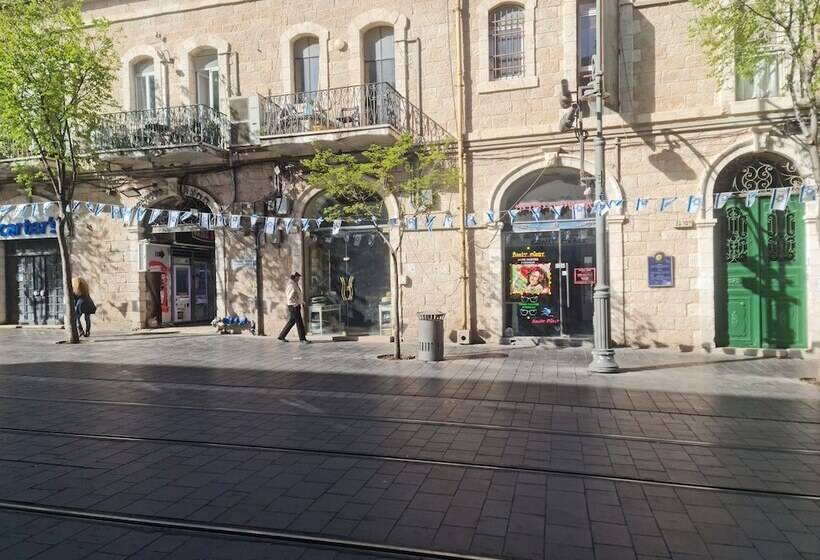 ユースホステル Capsule & Dormitory Space X