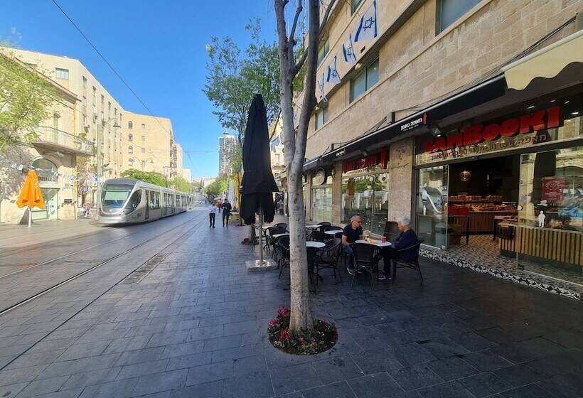 ユースホステル Capsule & Dormitory Space X