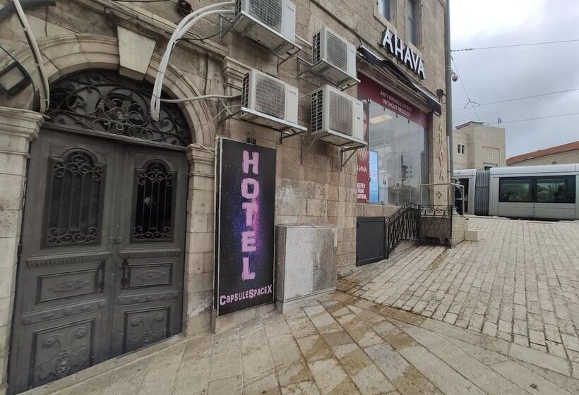 ユースホステル Capsule & Dormitory Space X